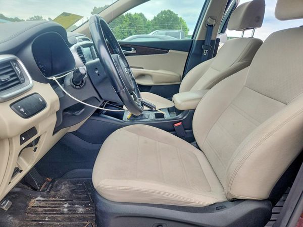 2017 KIA SORENTO L, LX