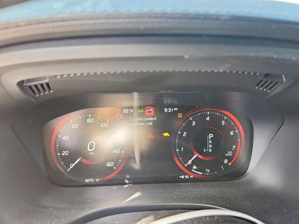 2021 VOLVO XC60