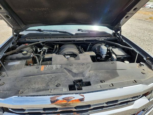 2018 CHEVROLET SILVERADO LTZ — Engine bay