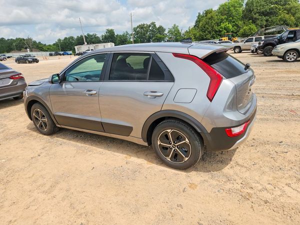 2026 KIA NIRO LX