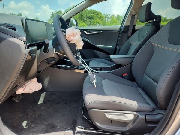 2026 KIA NIRO LX