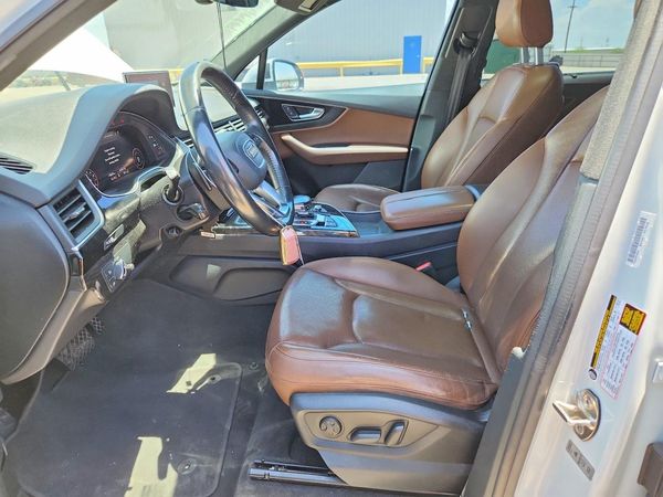 2017 AUDI Q7 quattro Premium Plus
