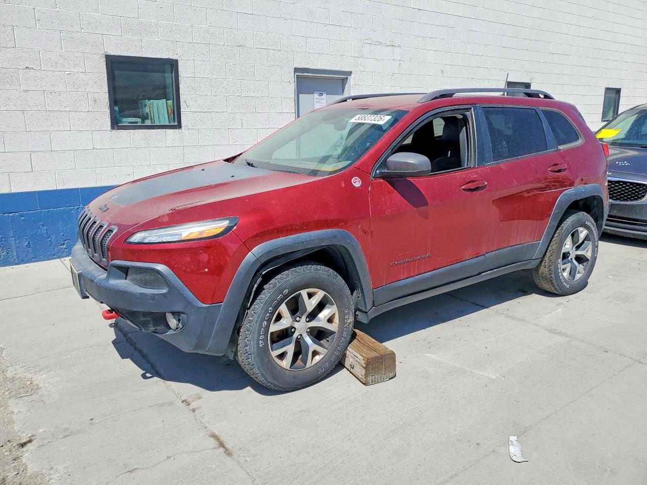 2016 JEEP CHEROKEE Trailhawk — Front 3/4