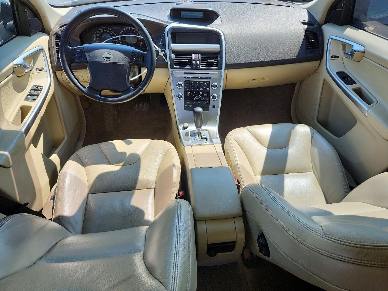 2010 VOLVO XC60