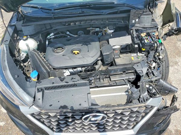 2021 HYUNDAI TUCSON SE