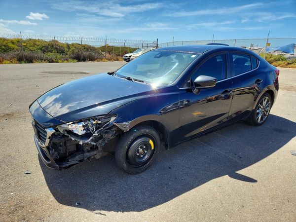 2018 MAZDA 3 Touring
