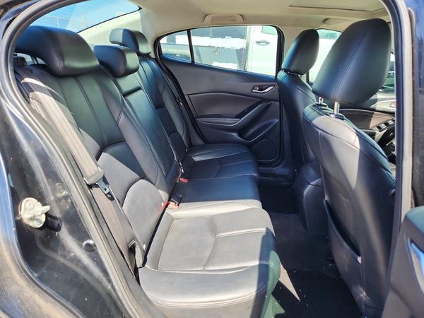 2018 MAZDA 3 Touring