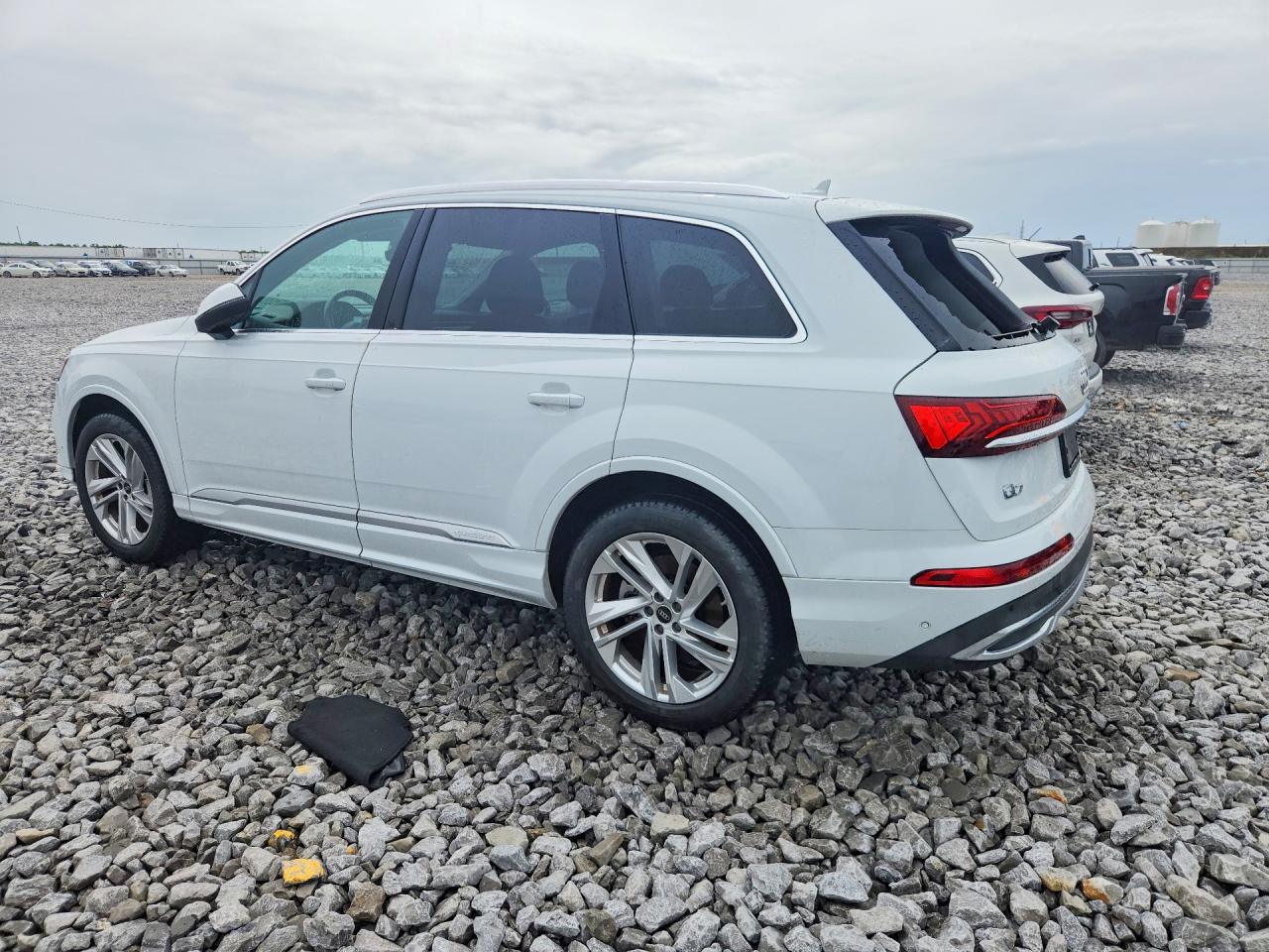 2023 AUDI Q7 quattro Premium Plus
