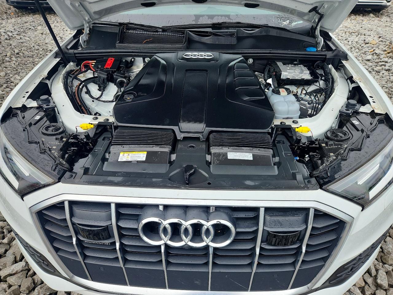 2023 AUDI Q7 quattro Premium Plus
