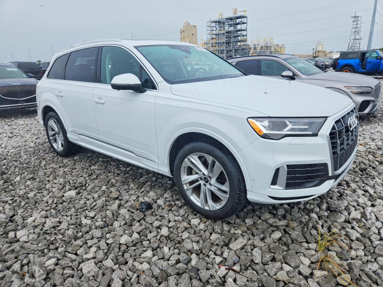 2023 AUDI Q7 quattro Premium Plus