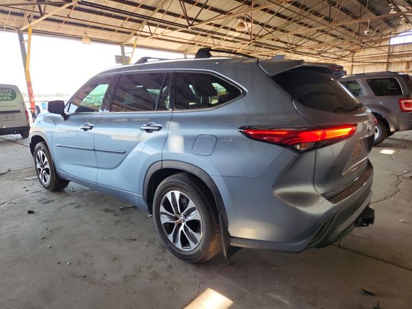 2020 TOYOTA HIGHLANDER XLE Nav
