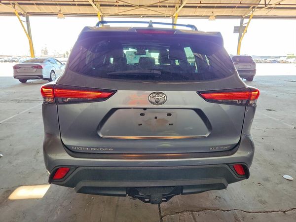 2020 TOYOTA HIGHLANDER XLE Nav