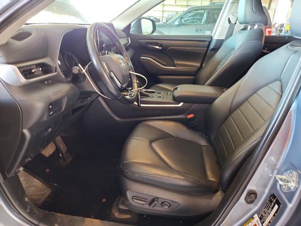 2020 TOYOTA HIGHLANDER XLE Nav