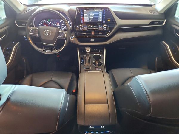 2020 TOYOTA HIGHLANDER XLE Nav