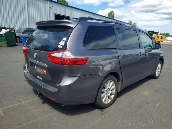 2015 TOYOTA SIENNA