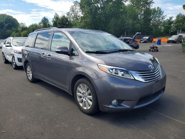 2015 TOYOTA SIENNA