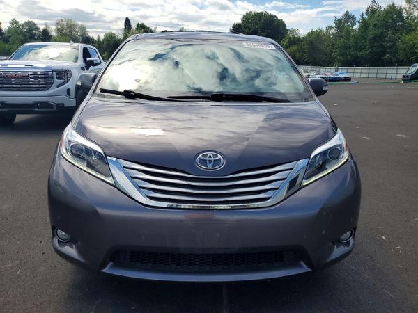2015 TOYOTA SIENNA