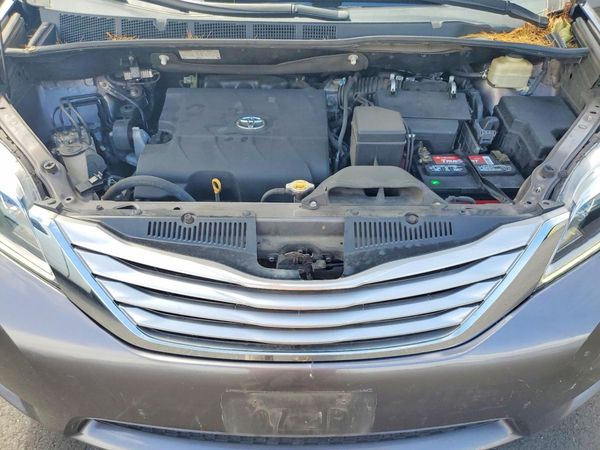 2015 TOYOTA SIENNA