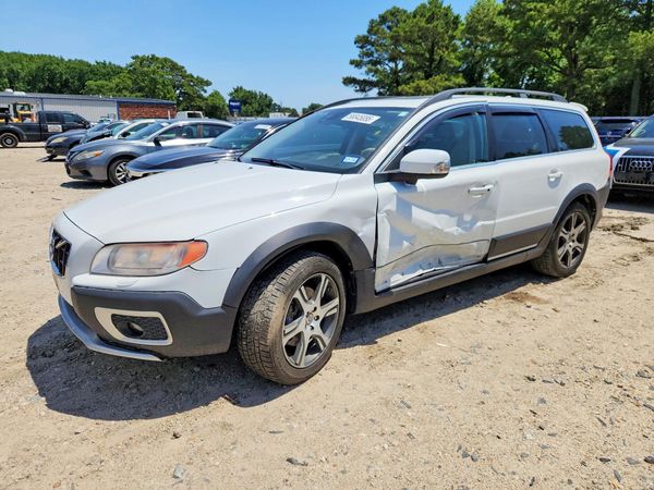 2013 VOLVO XC70