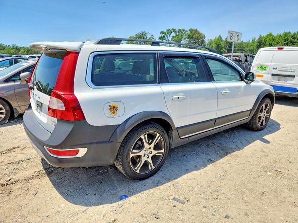 2013 VOLVO XC70