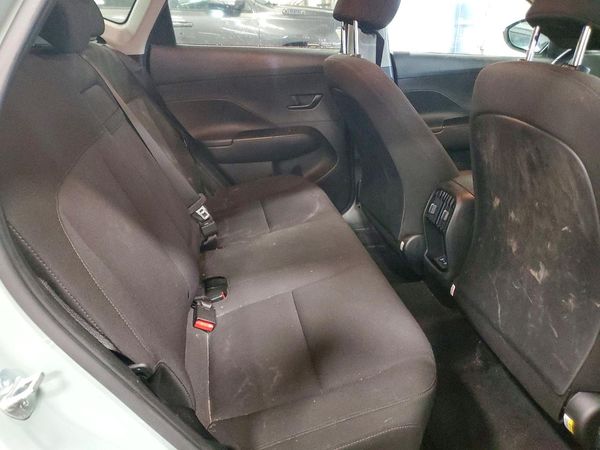 2024 HYUNDAI KONA SE