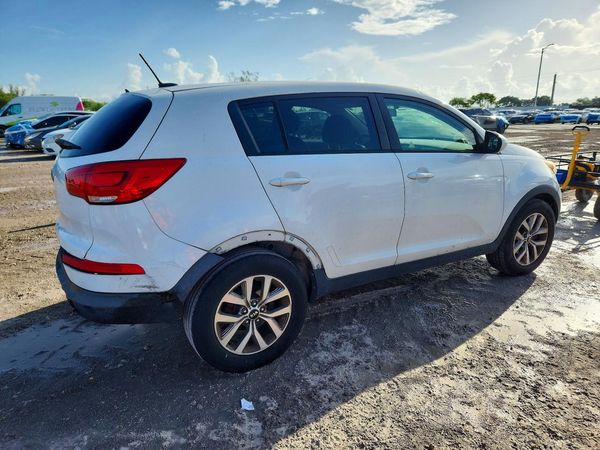 2015 KIA SPORTAGE GL - Middle-low
