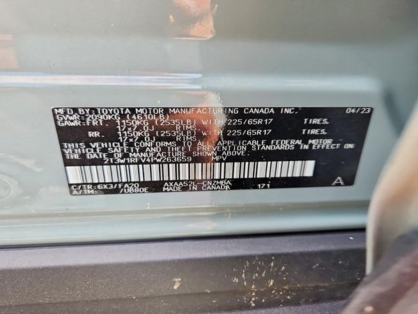 2023 TOYOTA RAV4 XLE