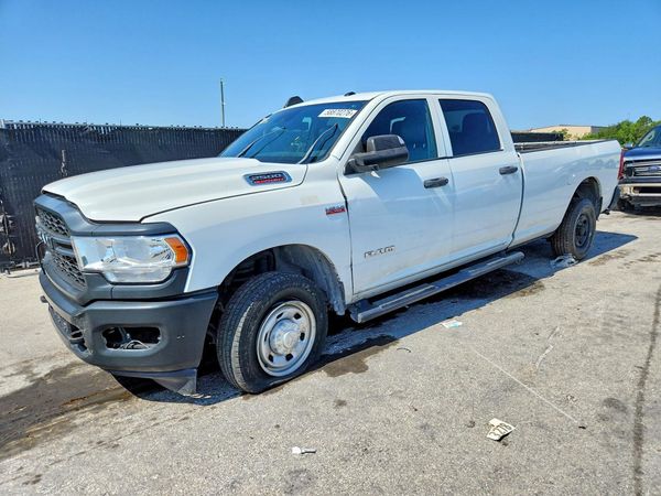 2022 RAM 2500 Tradesman — Front 3/4