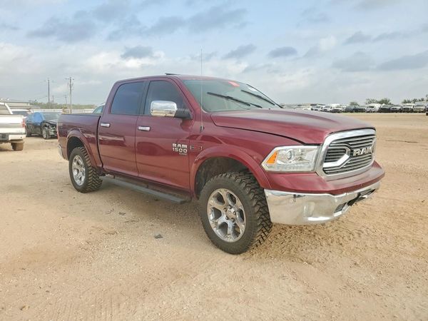 2019 RAM 1500 Laramie — Passenger 3/4