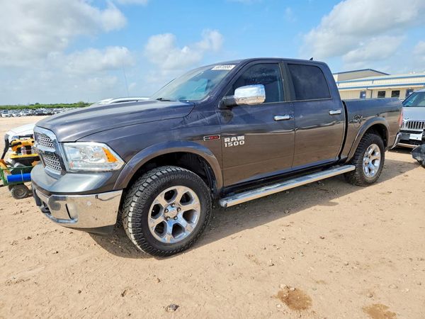 2018 RAM 1500 Laramie — Front 3/4