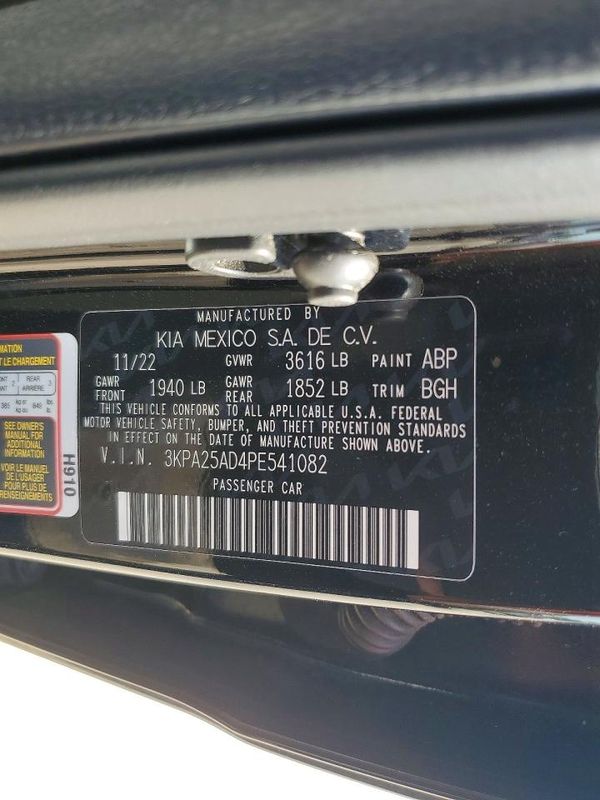 2023 KIA RIO LX, S