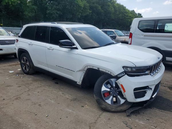 2022 JEEP GRAND CHEROKEE