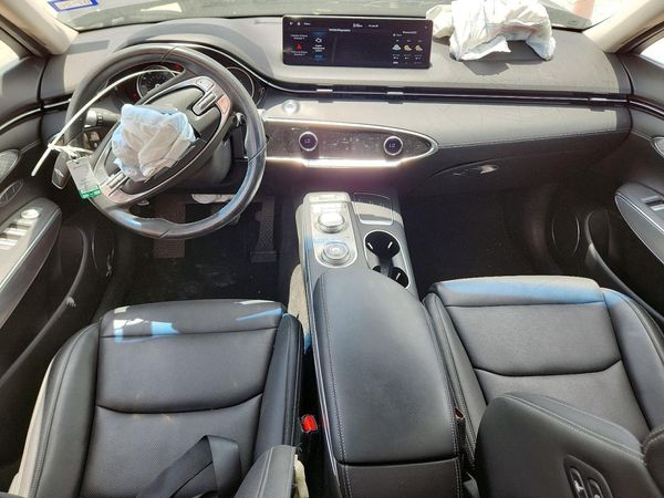 2023 GENESIS GV70