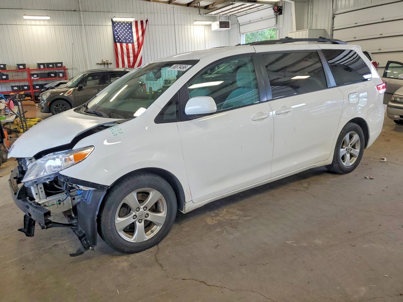 2013 TOYOTA SIENNA