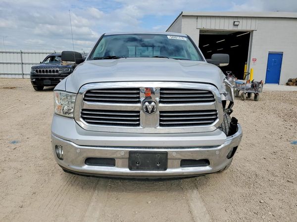 2018 RAM 1500 SLT