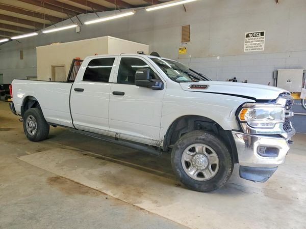 2024 RAM 3500 Tradesman — Passenger 3/4