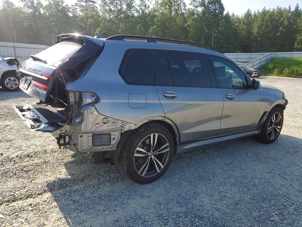 2025 BMW X7