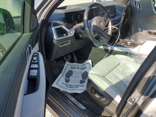 2025 BMW X7