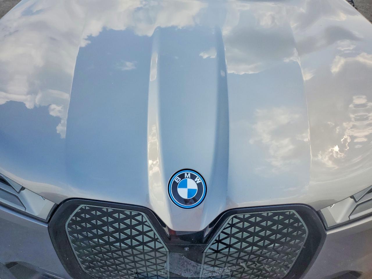 2023 BMW IX xDrive50i