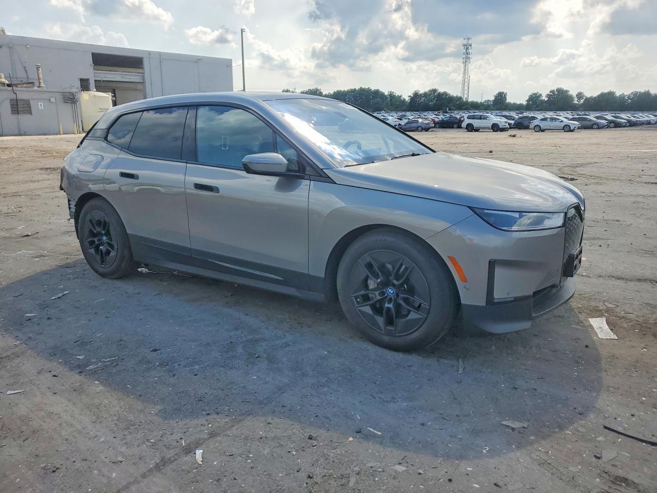 2023 BMW IX xDrive50i