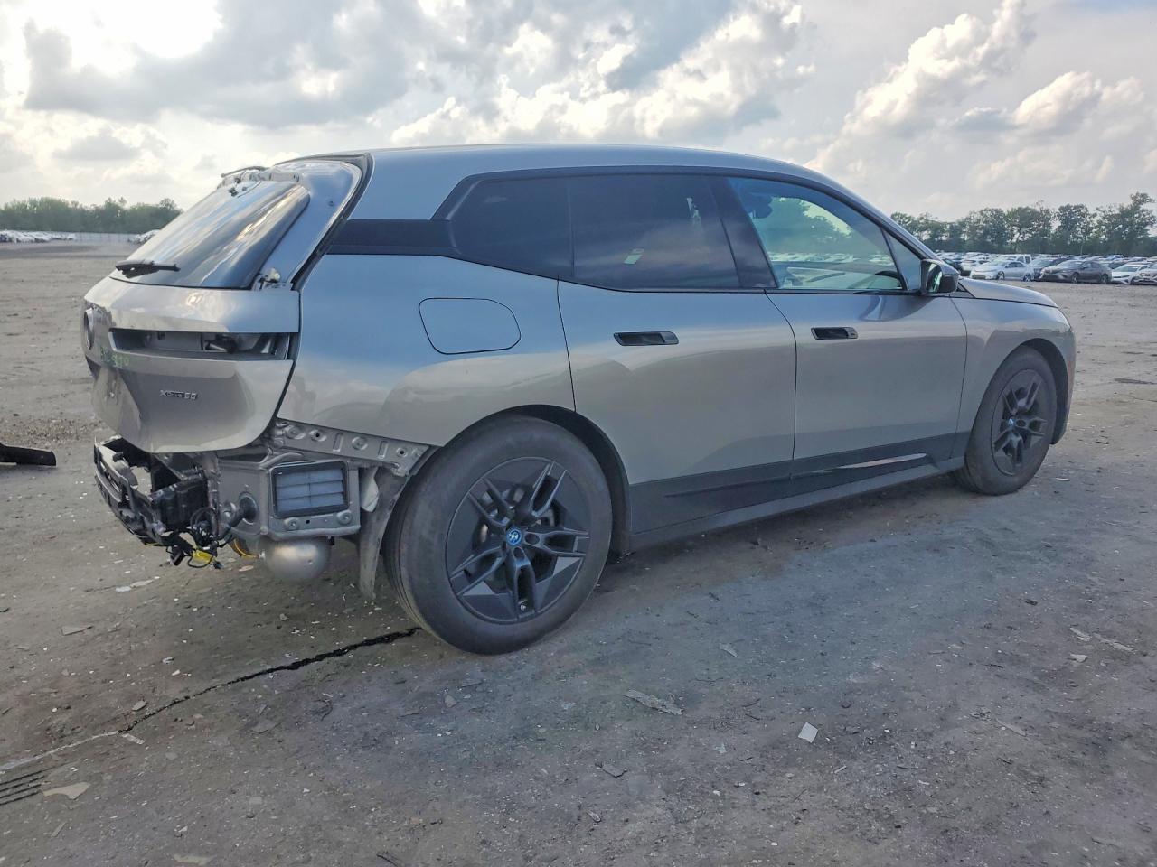 2023 BMW IX xDrive50i