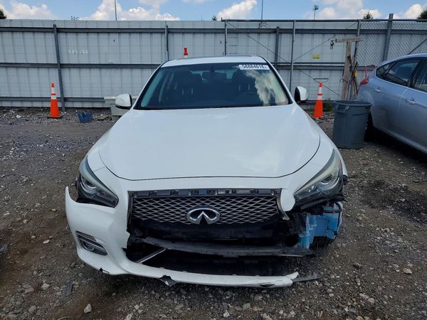 2015 INFINITI Q50