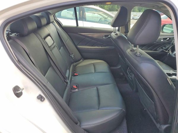 2015 INFINITI Q50