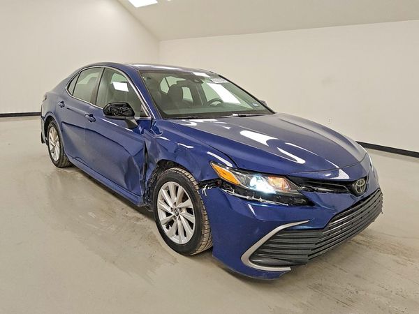 2023 TOYOTA CAMRY LE — Passenger 3/4