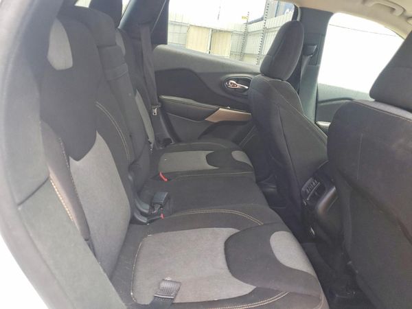 2018 JEEP CHEROKEE LATITUDE FWD