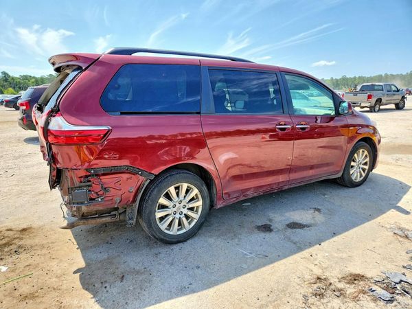 2017 TOYOTA SIENNA