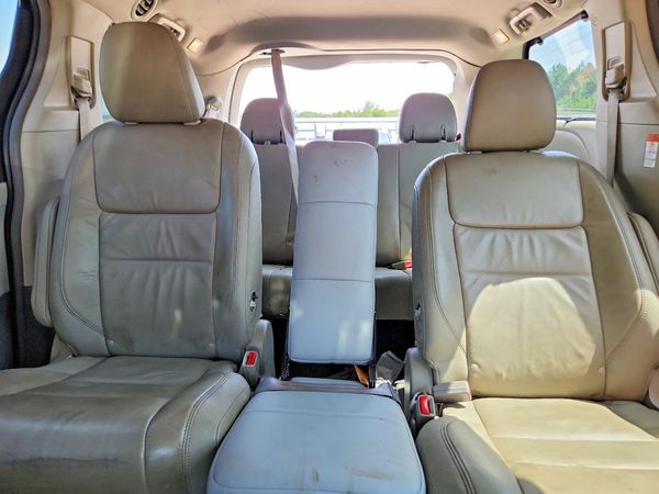 2017 TOYOTA SIENNA