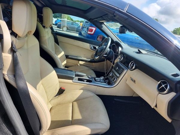 2017 MERCEDES-BENZ SLC SLC300