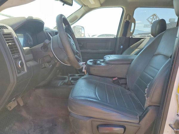 2014 RAM 2500 ST — DENT