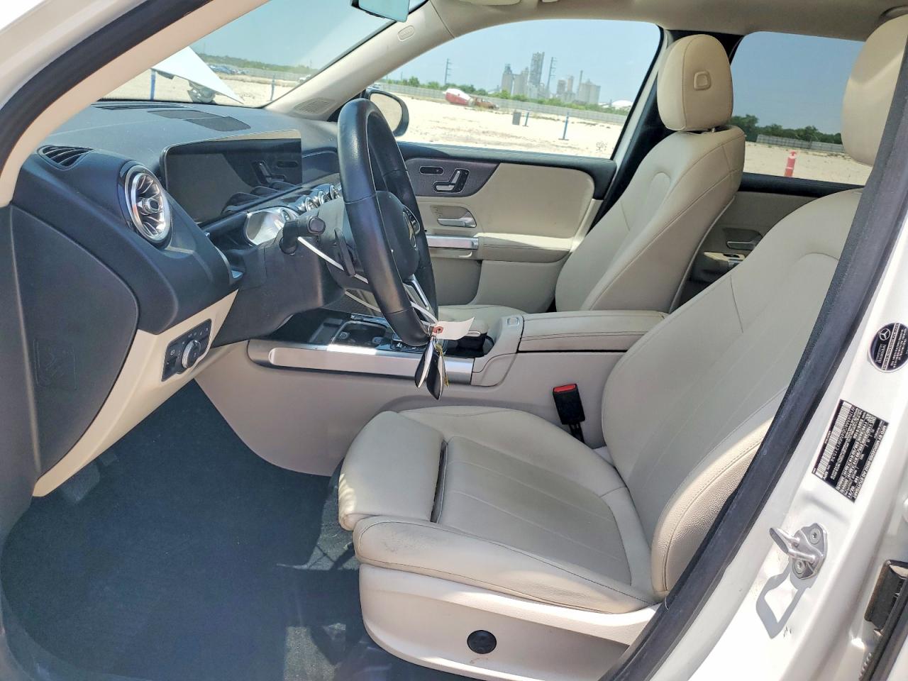 2021 MERCEDES-BENZ GLB GLB250